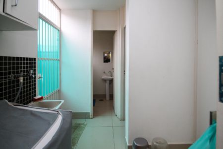 Casa de condomínio para alugar com 380m², 4 quartos e 2 vagas Casa de condomínio para alugar com 380m², 4 quartos e 2 vagasLavanderia
