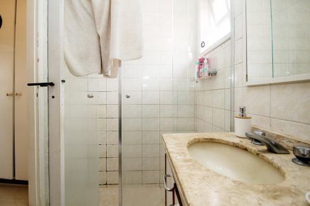 Casa de condomínio para alugar com 380m², 4 quartos e 2 vagas Casa de condomínio para alugar com 380m², 4 quartos e 2 vagasBanheiro Suíte 1