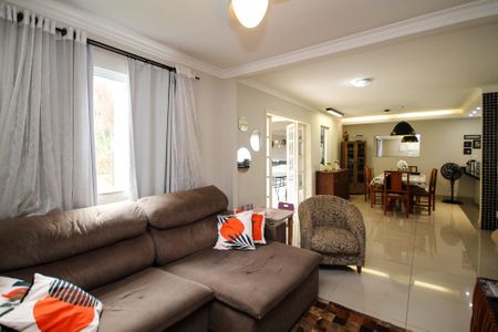 Casa de condomínio para alugar com 380m², 4 quartos e 2 vagas Casa de condomínio para alugar com 380m², 4 quartos e 2 vagasSala de TV