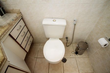 Casa de condomínio para alugar com 380m², 4 quartos e 2 vagas Casa de condomínio para alugar com 380m², 4 quartos e 2 vagasBanheiro Suíte 1