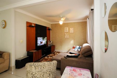 Casa de condomínio para alugar com 380m², 4 quartos e 2 vagas Casa de condomínio para alugar com 380m², 4 quartos e 2 vagasSala de TV