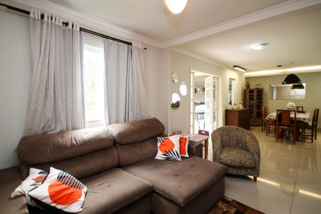 Casa de condomínio para alugar com 380m², 4 quartos e 2 vagas Casa de condomínio para alugar com 380m², 4 quartos e 2 vagasSala de TV