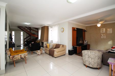 Sala de Estar de casa de condomínio para alugar com 4 quartos, 380m² em Jardim Sao Paulo Ii, Cotia