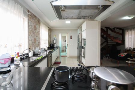 Casa de condomínio para alugar com 380m², 4 quartos e 2 vagas Casa de condomínio para alugar com 380m², 4 quartos e 2 vagasCozinha