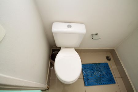 Casa de condomínio para alugar com 380m², 4 quartos e 2 vagas Casa de condomínio para alugar com 380m², 4 quartos e 2 vagasBanheiro de Serviço