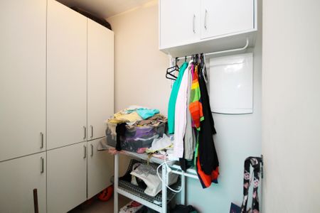 Casa de condomínio para alugar com 380m², 4 quartos e 2 vagas Casa de condomínio para alugar com 380m², 4 quartos e 2 vagasQuarto de Serviço