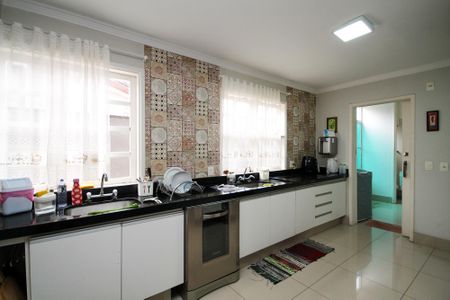 Casa de condomínio para alugar com 380m², 4 quartos e 2 vagas Casa de condomínio para alugar com 380m², 4 quartos e 2 vagasCozinha