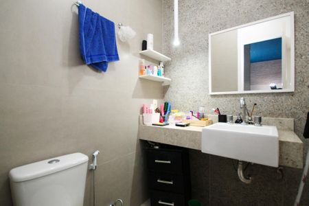 Casa de condomínio para alugar com 380m², 4 quartos e 2 vagas Casa de condomínio para alugar com 380m², 4 quartos e 2 vagasBanheiro Suíte 2