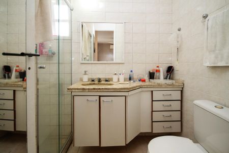 Casa de condomínio para alugar com 380m², 4 quartos e 2 vagas Casa de condomínio para alugar com 380m², 4 quartos e 2 vagasBanheiro Suíte 1