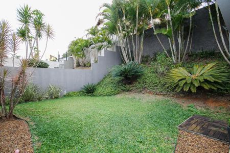 Casa de condomínio para alugar com 380m², 4 quartos e 2 vagas Casa de condomínio para alugar com 380m², 4 quartos e 2 vagasQuintal