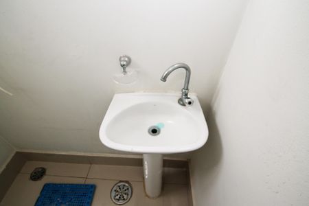 Casa de condomínio para alugar com 380m², 4 quartos e 2 vagas Casa de condomínio para alugar com 380m², 4 quartos e 2 vagasBanheiro de Serviço