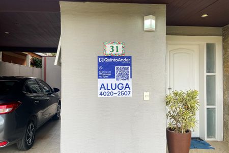 Casa de condomínio para alugar com 380m², 4 quartos e 2 vagas Casa de condomínio para alugar com 380m², 4 quartos e 2 vagasPlaca