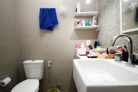 Casa de condomínio para alugar com 380m², 4 quartos e 2 vagas Casa de condomínio para alugar com 380m², 4 quartos e 2 vagasBanheiro Suíte 2