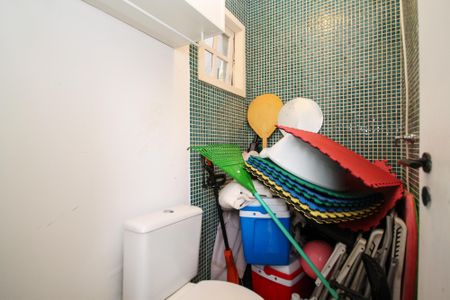 Casa de condomínio para alugar com 380m², 4 quartos e 2 vagas Casa de condomínio para alugar com 380m², 4 quartos e 2 vagasLavabo Varanda