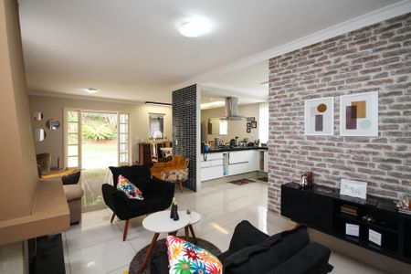 Casa de condomínio para alugar com 380m², 4 quartos e 2 vagas Casa de condomínio para alugar com 380m², 4 quartos e 2 vagasSala de Lareira