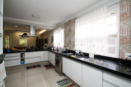 Casa de condomínio para alugar com 380m², 4 quartos e 2 vagas Casa de condomínio para alugar com 380m², 4 quartos e 2 vagasCozinha