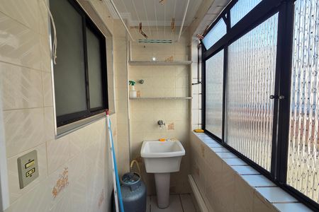 Área de Serviço de apartamento para alugar com 1 quarto, 51m² em Vila Tupi, Praia Grande