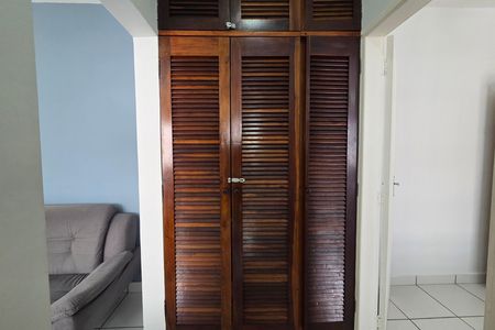 Sala de apartamento para alugar com 1 quarto, 51m² em Vila Tupi, Praia Grande