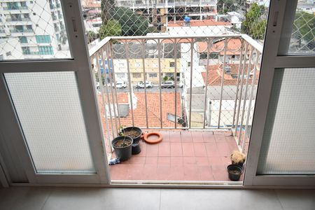Varanda da sala de apartamento para alugar com 2 quartos, 57m² em Mirandópolis, São Paulo
