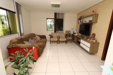 Casa para alugar com 3 quartos, 114m² em Itapuã, Salvador