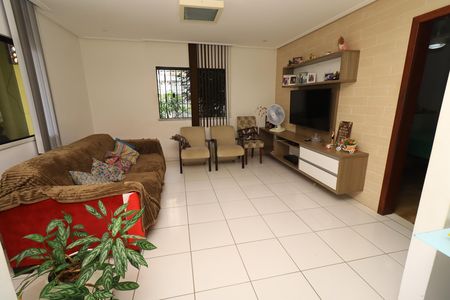 Casa para alugar com 3 quartos, 114m² em Itapuã, Salvador