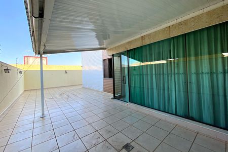 Varanda coberta de apartamento para alugar com 4 quartos, 204m² em Sagrada Família, Belo Horizonte
