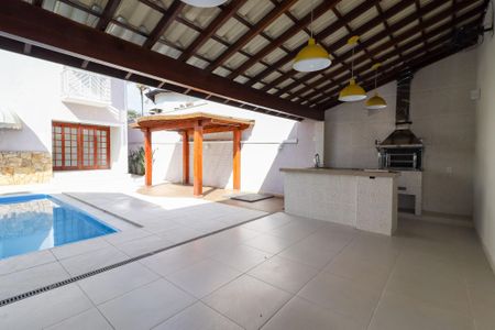 Casa para alugar com 190m², 4 quartos e 4 vagas
