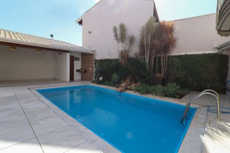 Casa para alugar com 190m², 4 quartos e 4 vagas