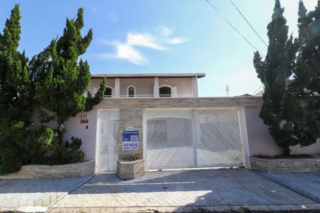 Casa para alugar com 190m², 4 quartos e 4 vagas