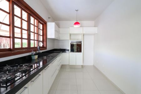 Casa para alugar com 190m², 4 quartos e 4 vagas