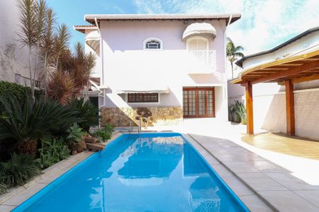 Casa para alugar com 190m², 4 quartos e 4 vagas