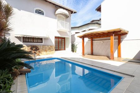 Casa para alugar com 190m², 4 quartos e 4 vagas