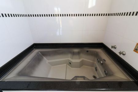 Casa para alugar com 190m², 4 quartos e 4 vagas