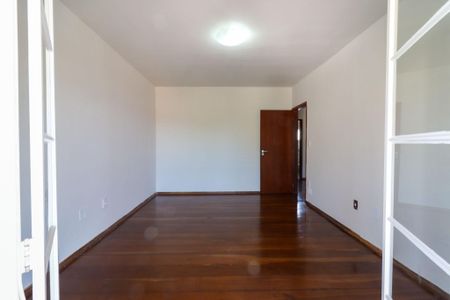 Casa para alugar com 190m², 4 quartos e 4 vagas