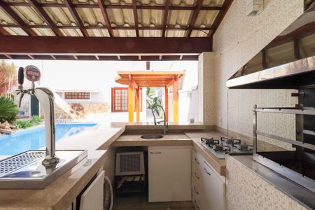 Casa à venda com 4 quartos, 190m² em Vila Bourbon (sousas), Campinas