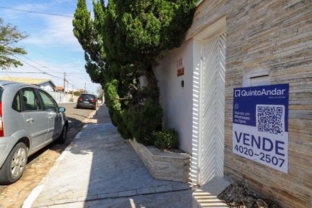 Casa para alugar com 190m², 4 quartos e 4 vagas