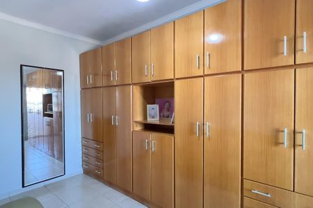 Casa à venda com 3 quartos, 300m² em Loteamento Residencial Ana Carolina, Valinhos