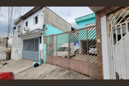 Fachada de casa para alugar com 2 quartos, 150m² em Jardim Iva, São Paulo
