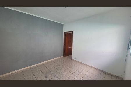 Sala de casa para alugar com 2 quartos, 150m² em Jardim Iva, São Paulo