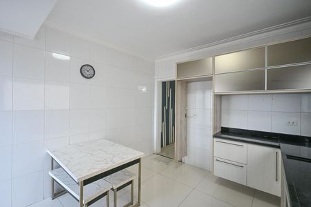 Cozinha de casa para alugar com 3 quartos, 407m² em Parque Monte Alegre, Taboão da Serra
