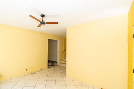 Casa para alugar com 60m², 2 quartos e 1 vaga Casa para alugar com 60m², 2 quartos e 1 vagaSala