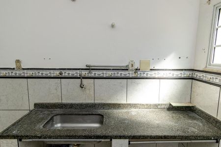 Casa para alugar com 60m², 2 quartos e 1 vaga Casa para alugar com 60m², 2 quartos e 1 vagaCozinha