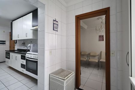 Apartamento à venda com 130m², 3 quartos e 2 vagas Apartamento à venda com 130m², 3 quartos e 2 vagasLavanderia
