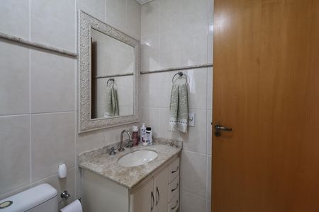 Apartamento à venda com 130m², 3 quartos e 2 vagas Apartamento à venda com 130m², 3 quartos e 2 vagasBanheiro suíte 2