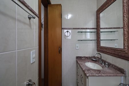 Apartamento à venda com 130m², 3 quartos e 2 vagas Apartamento à venda com 130m², 3 quartos e 2 vagasBanheiro suíte 3