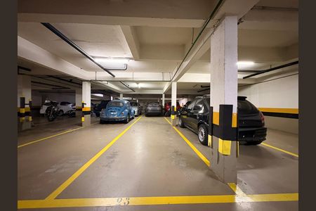Apartamento à venda com 130m², 3 quartos e 2 vagas Apartamento à venda com 130m², 3 quartos e 2 vagasGaragem
