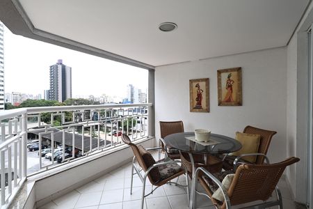 Apartamento à venda com 130m², 3 quartos e 2 vagas Apartamento à venda com 130m², 3 quartos e 2 vagasSacada
