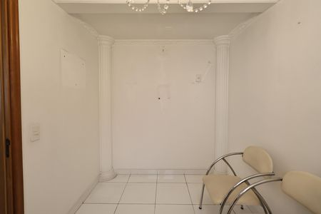 Apartamento à venda com 130m², 3 quartos e 2 vagas Apartamento à venda com 130m², 3 quartos e 2 vagasQuarto de Serviço