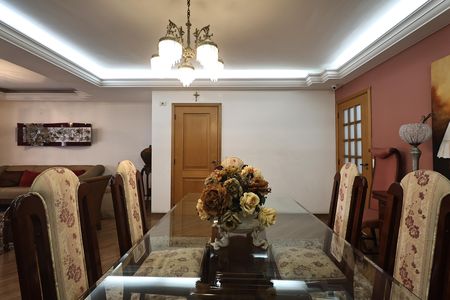 Apartamento à venda com 130m², 3 quartos e 2 vagas Apartamento à venda com 130m², 3 quartos e 2 vagasSala