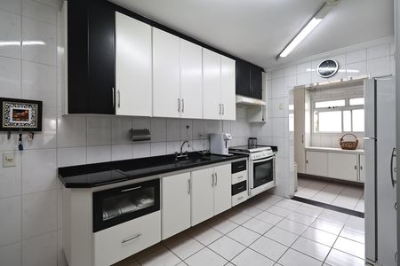 Apartamento à venda com 130m², 3 quartos e 2 vagas Apartamento à venda com 130m², 3 quartos e 2 vagasCozinha